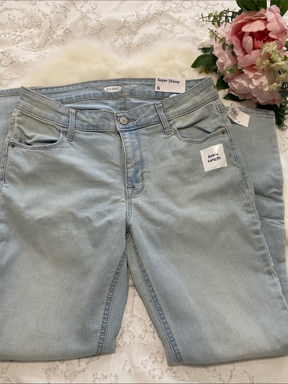 Old Navy Light Blue Super Skinny Ankle Jeans